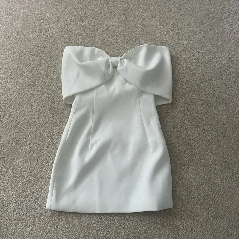 Meshki White Off-Shoulder Bow Mini Dress - Picture 7 of 7